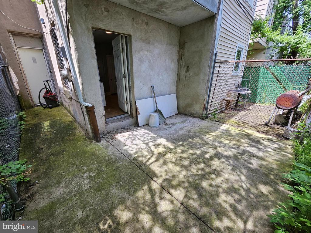2247 N BOUVIER STREET