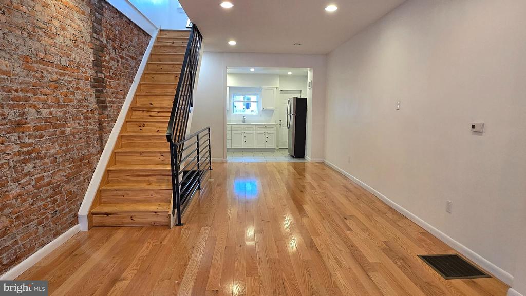 835 LIVINGSTON STREET