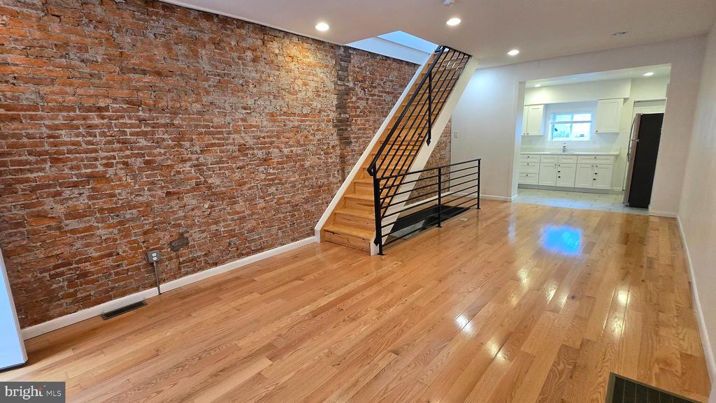835 LIVINGSTON STREET