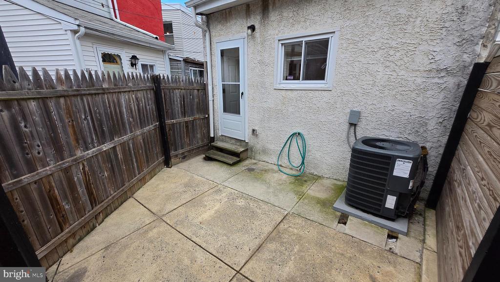 835 LIVINGSTON STREET