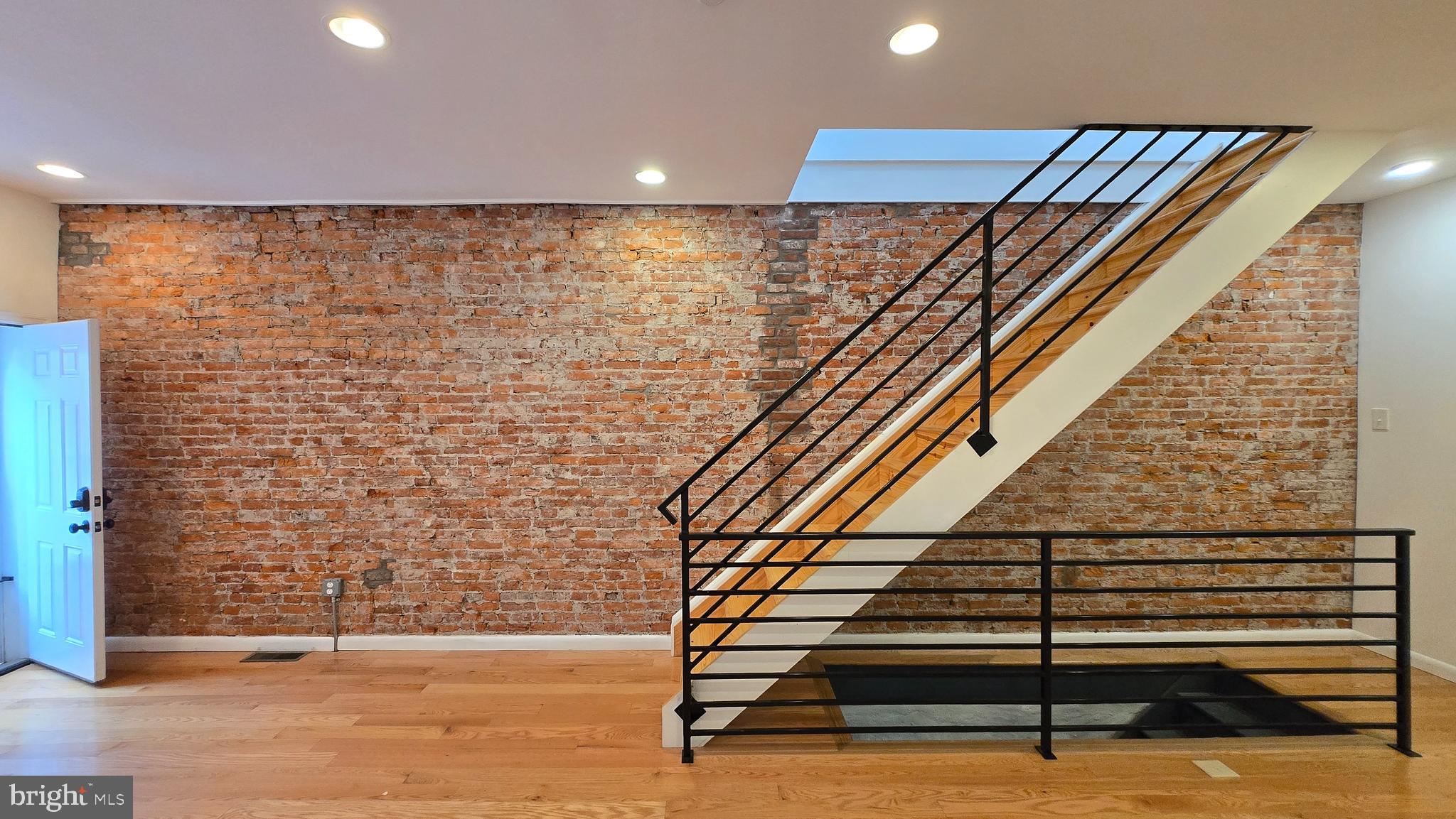 835 LIVINGSTON STREET
