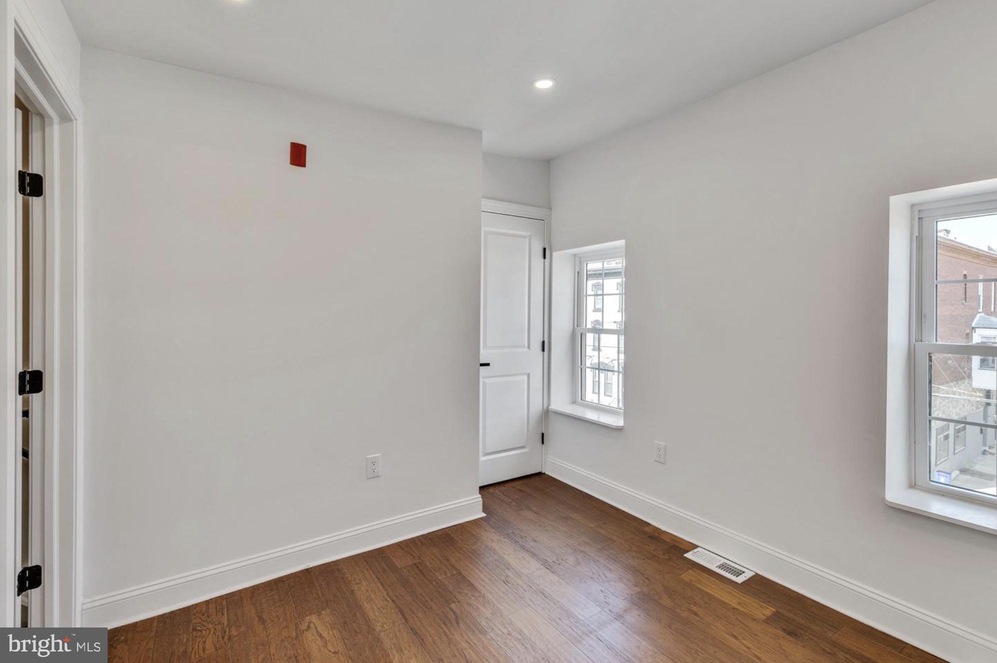835 CORINTHIAN AVENUE 2