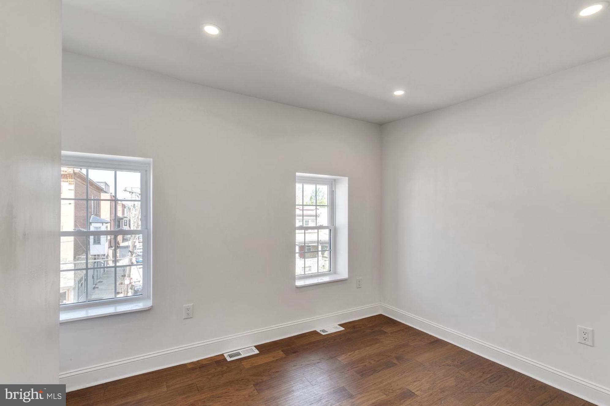 835 CORINTHIAN AVENUE 2