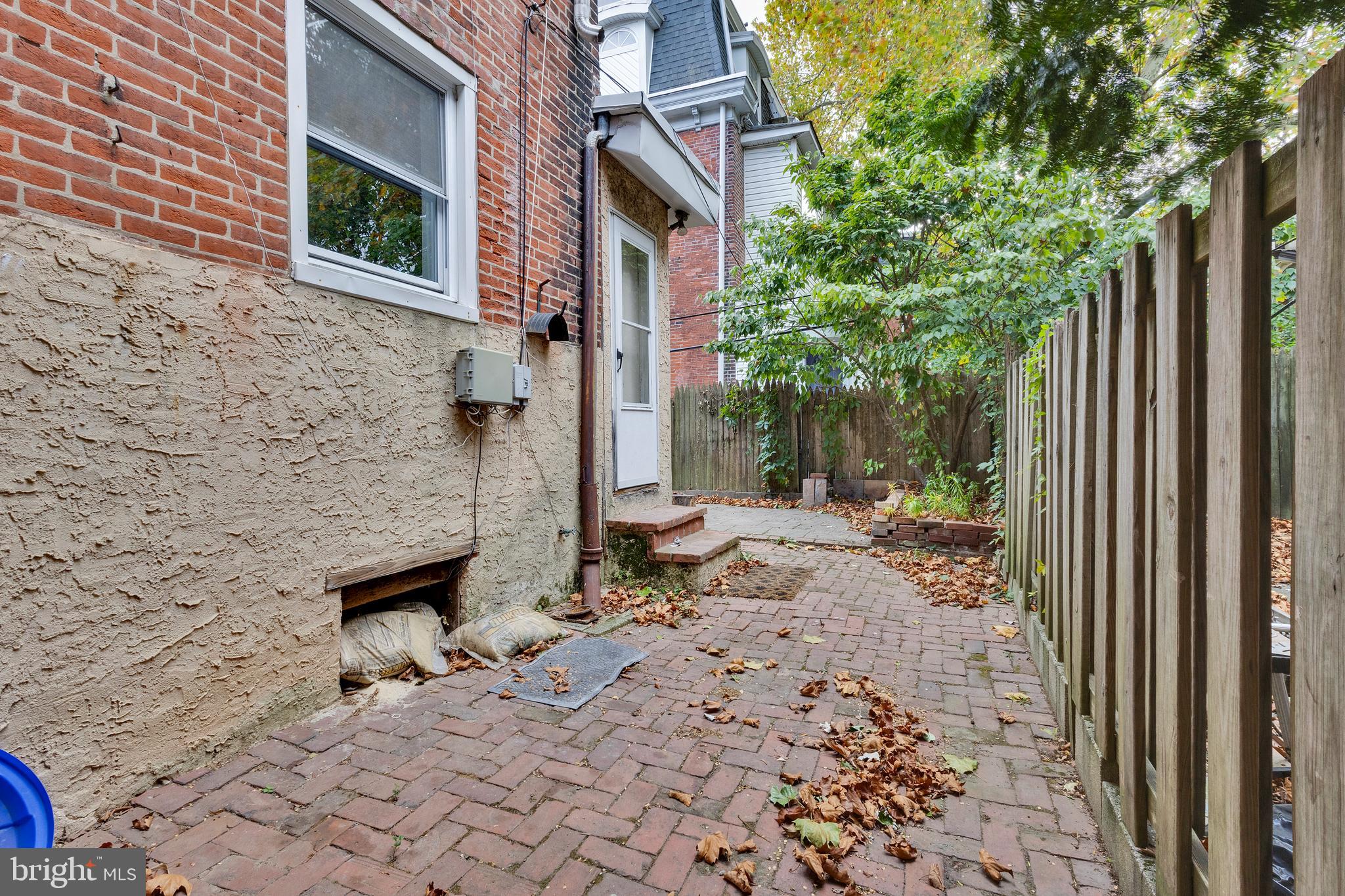 3706 SPRING GARDEN STREET
