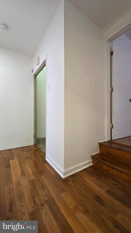1304 E COLUMBIA AVENUE 2ND FLOOR