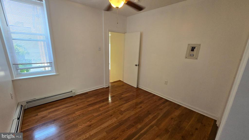 1304 E COLUMBIA AVENUE 2ND FLOOR