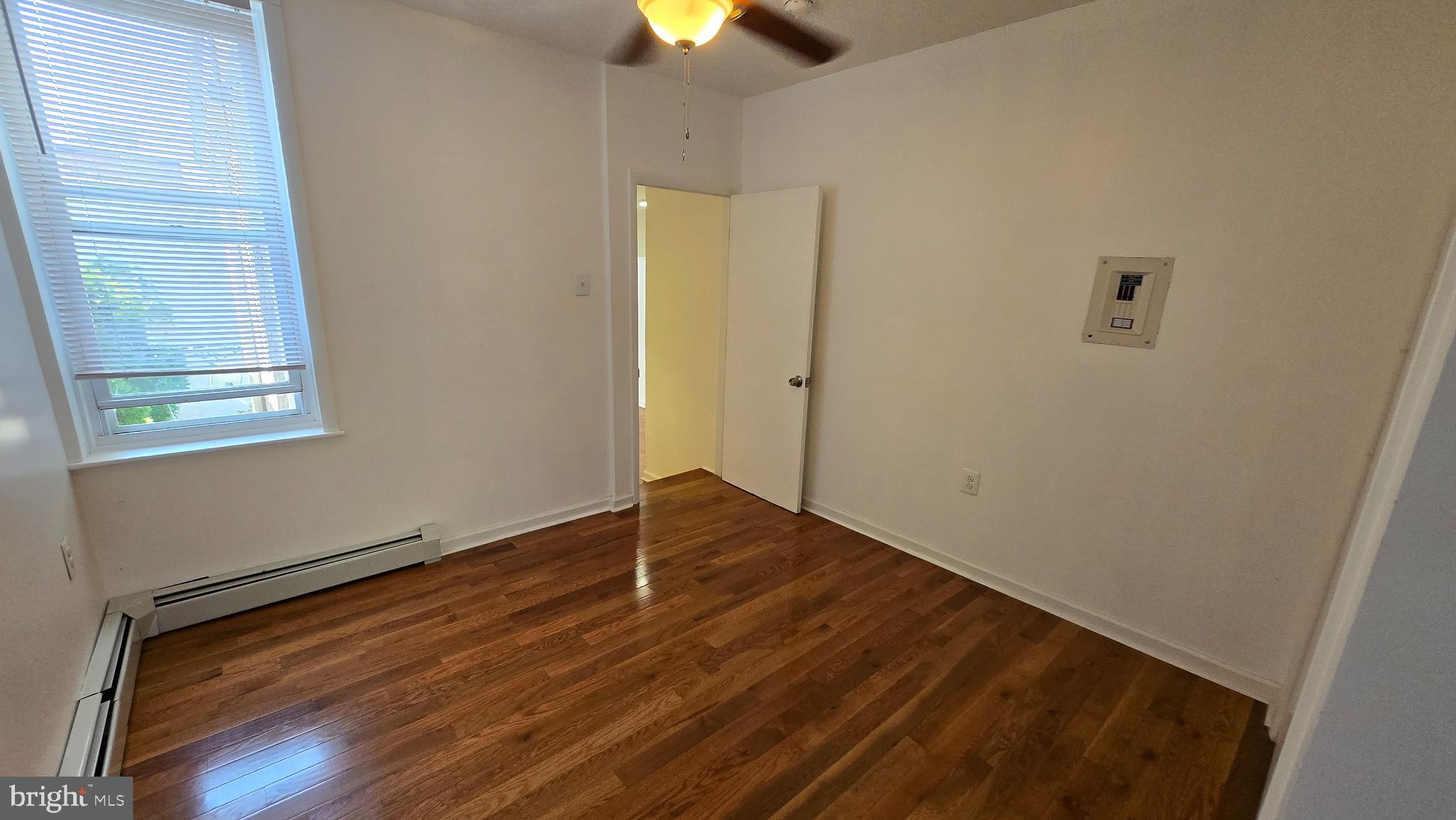 1304 E COLUMBIA AVENUE 2ND FLOOR