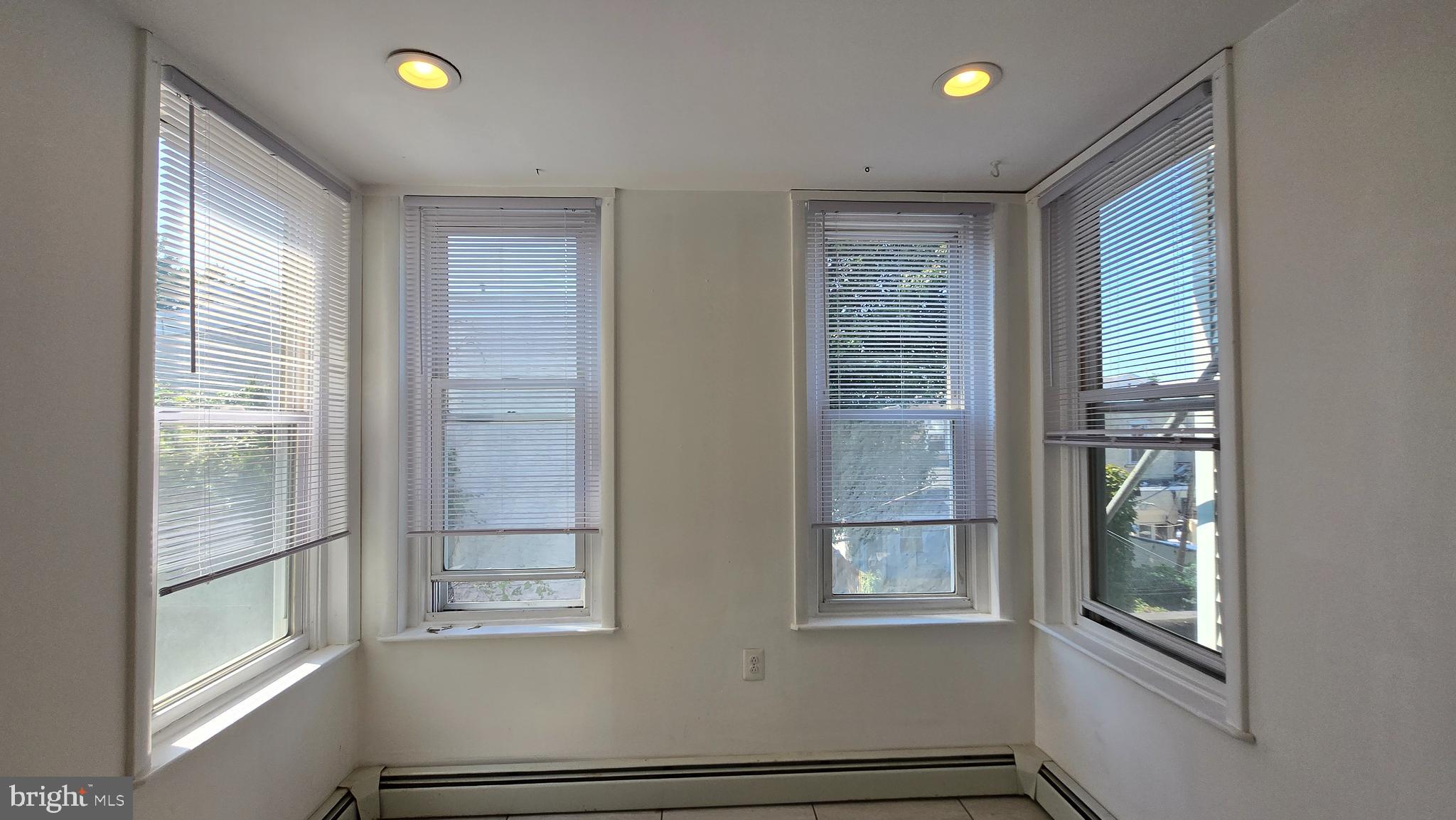 1304 E COLUMBIA AVENUE 2ND FLOOR