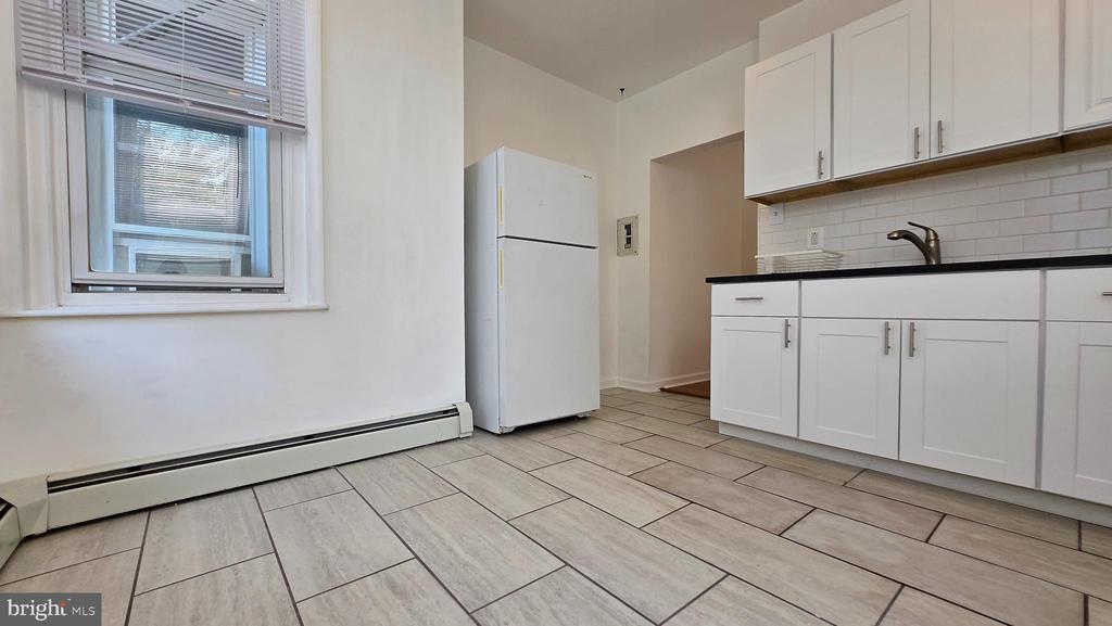 1304 E COLUMBIA AVENUE 2ND FLOOR