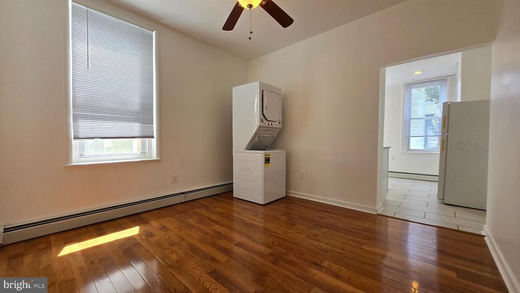 1304 E COLUMBIA AVENUE 2ND FLOOR