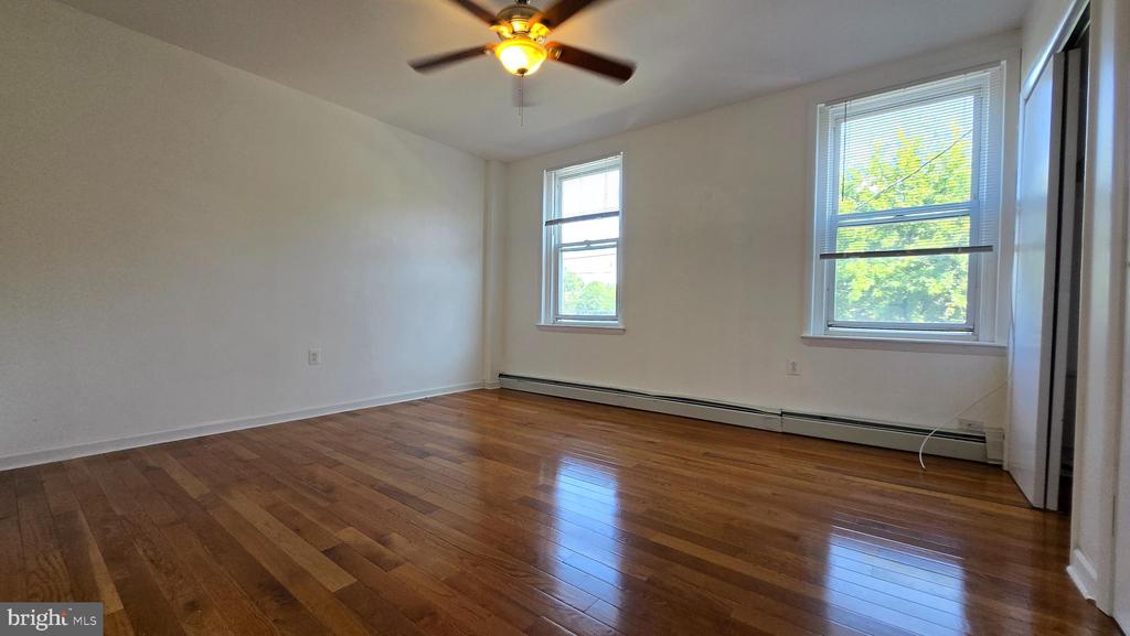 1304 E COLUMBIA AVENUE 2ND FLOOR