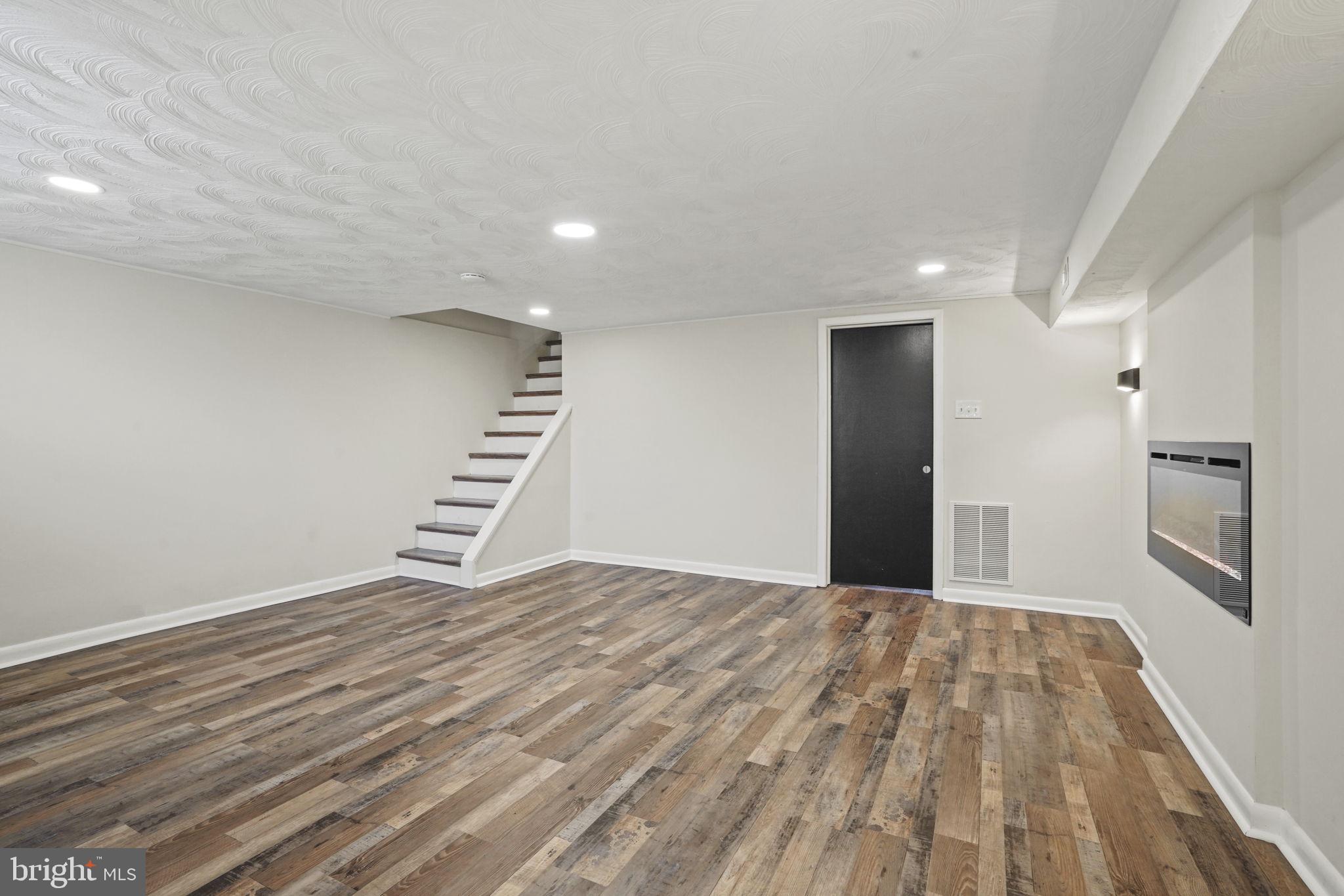 7450 BROCKTON ROAD