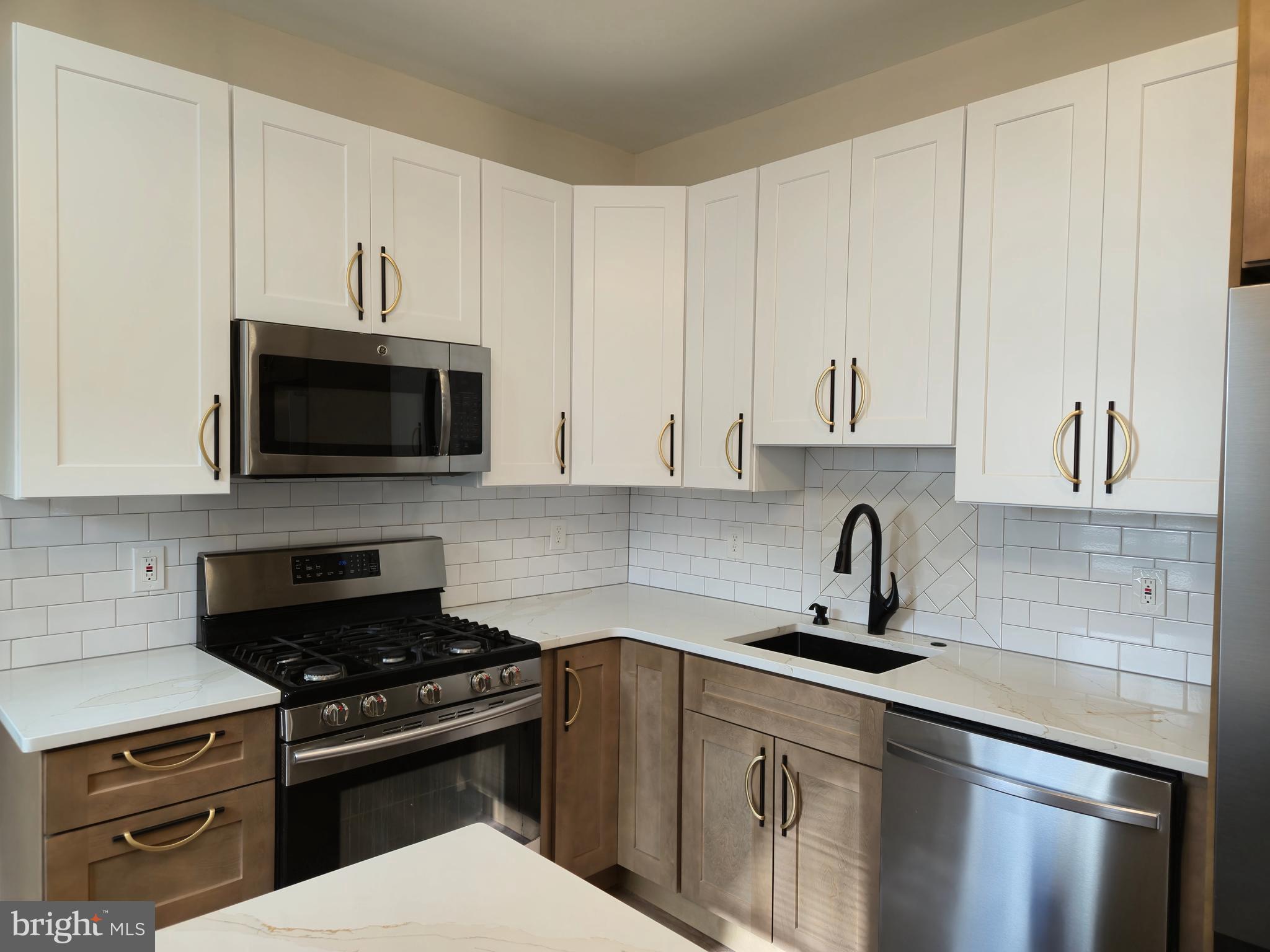108 W APSLEY STREET