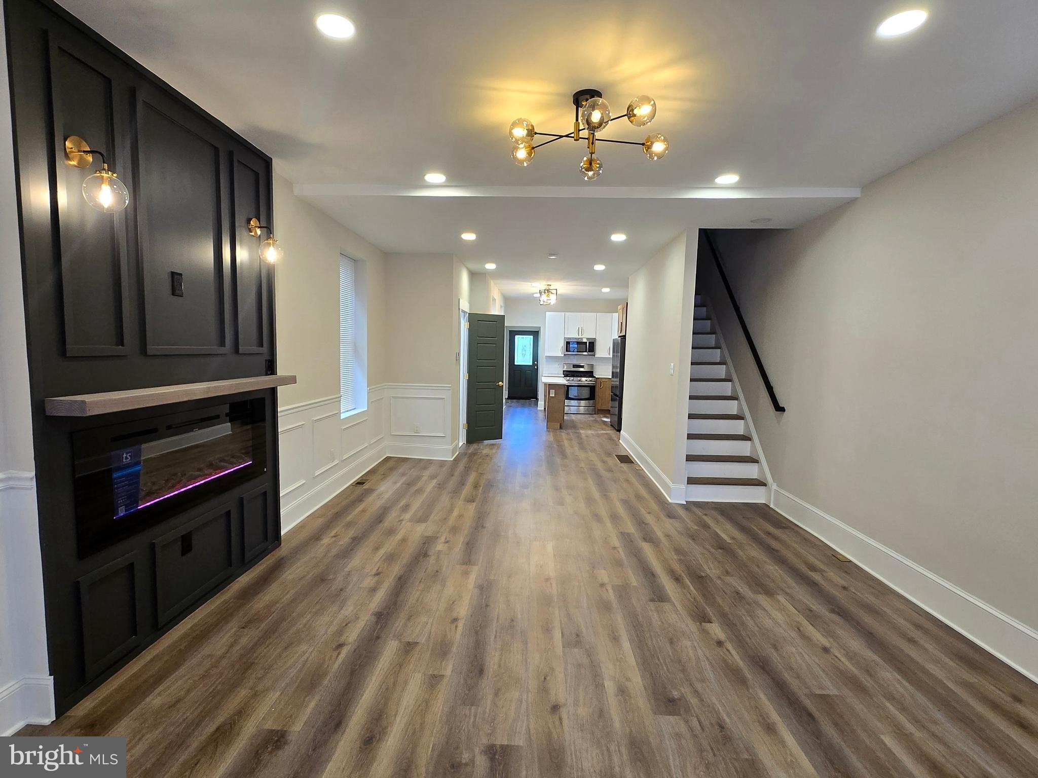 108 W APSLEY STREET