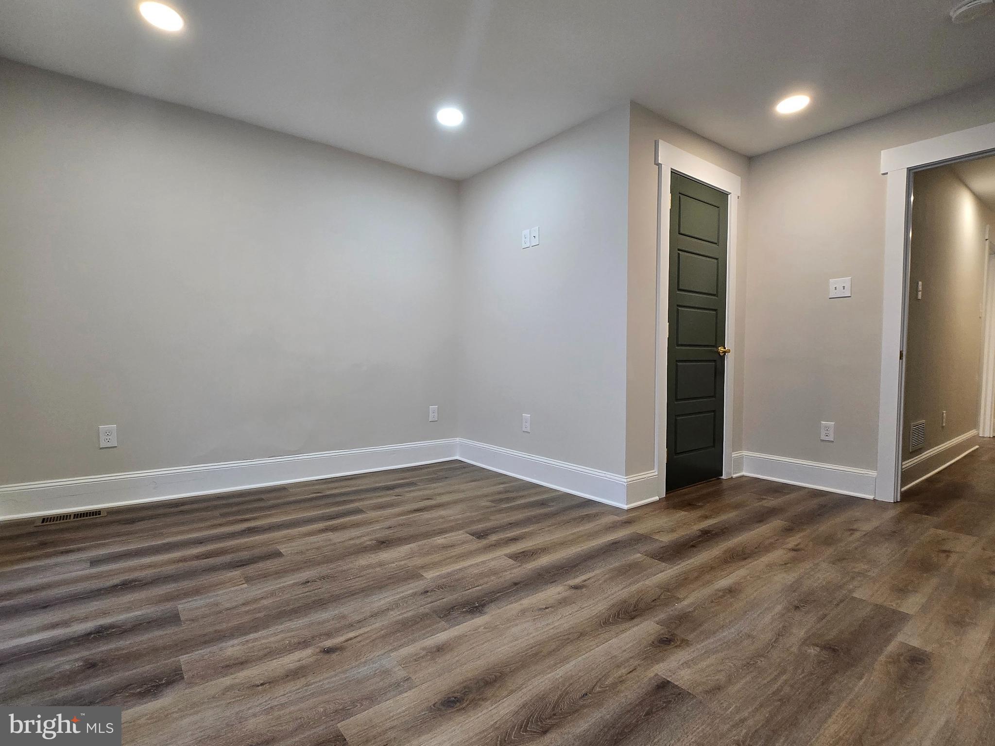 108 W APSLEY STREET