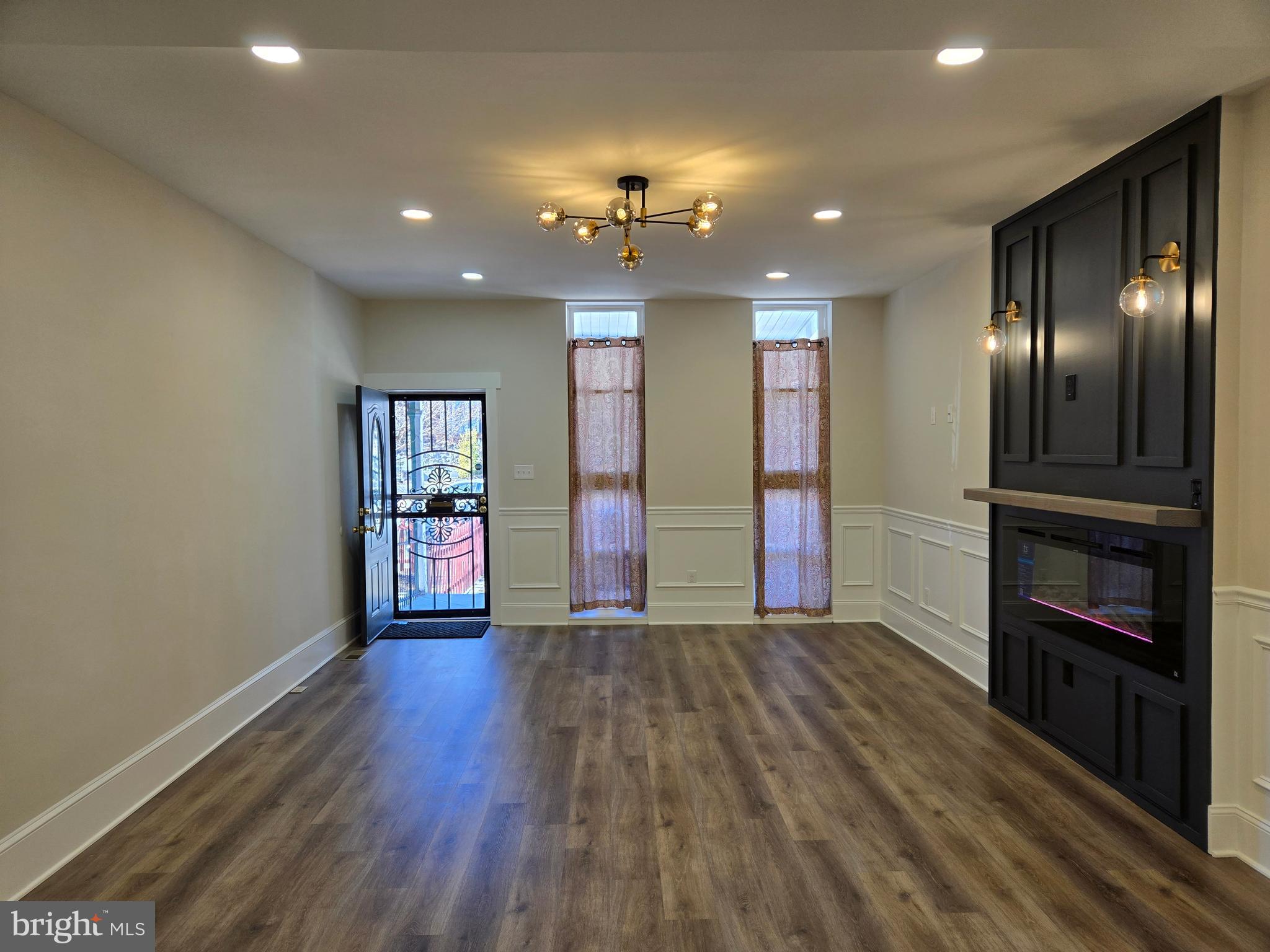 108 W APSLEY STREET