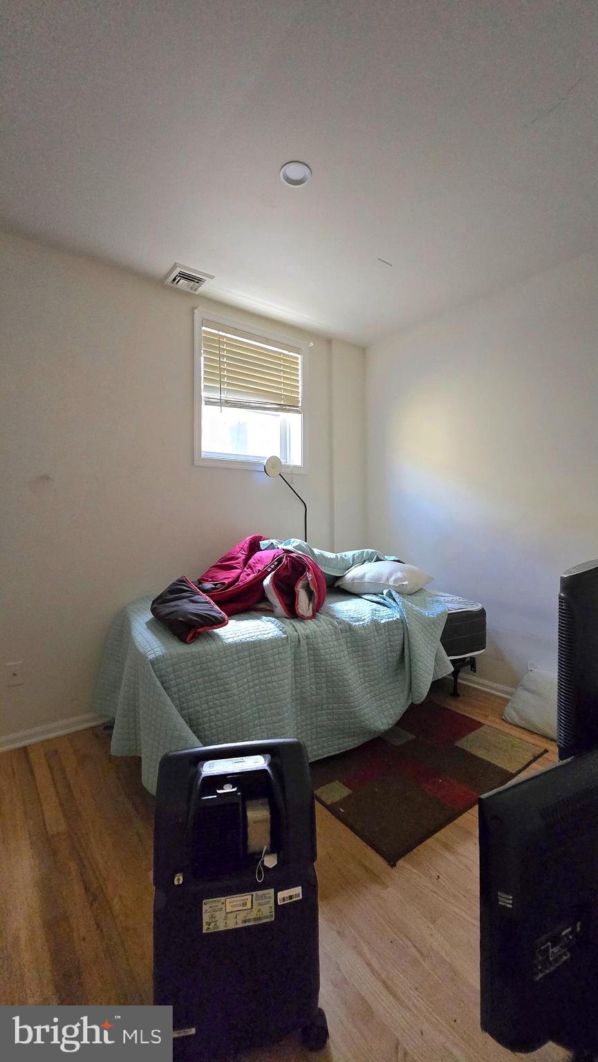 5347 WOODLAND AVENUE