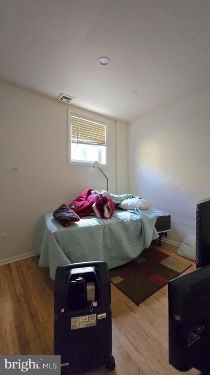 5347 WOODLAND AVENUE