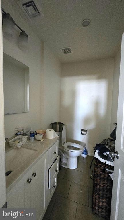 5347 WOODLAND AVENUE