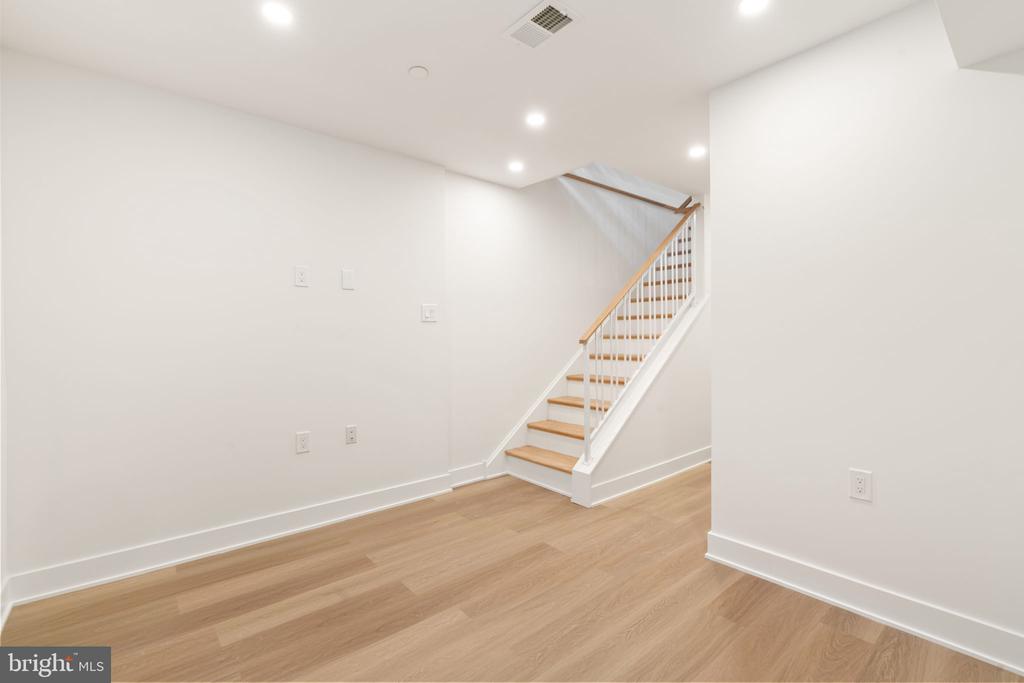 1935 KATER STREET