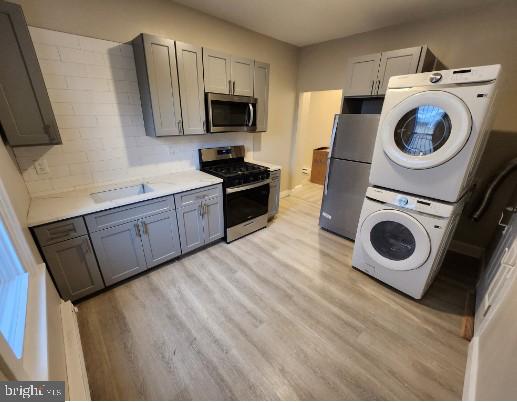 348 W QUEEN LANE