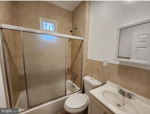 348 W QUEEN LANE