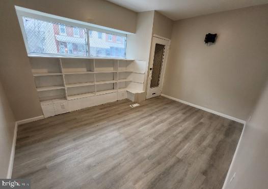 346 W QUEEN LANE 1