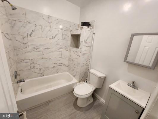 346 W QUEEN LANE 1