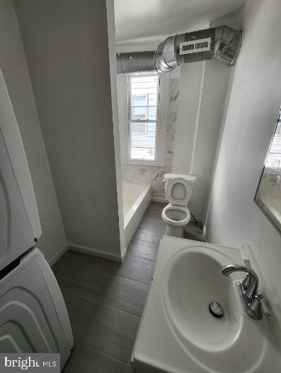 346 W QUEEN LANE 2