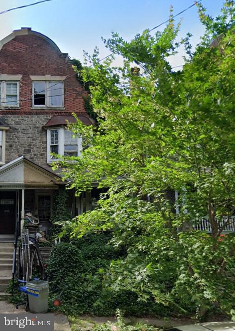 327 W WINONA STREET