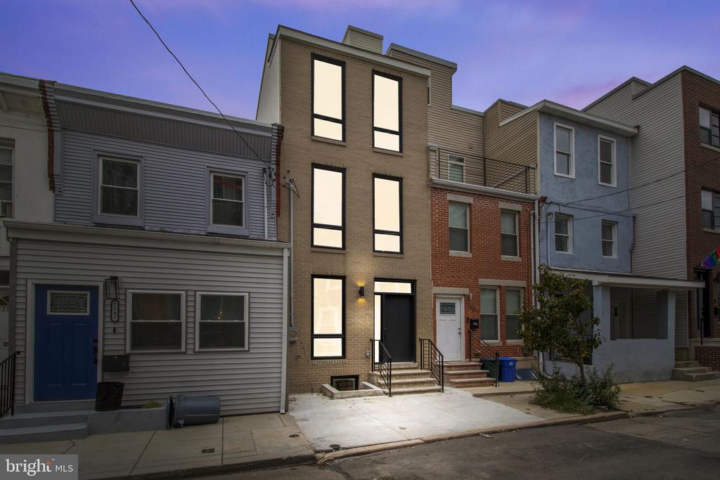 2139 SEARS STREET