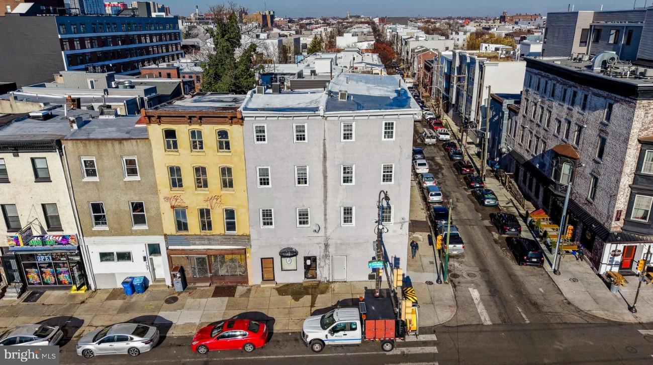 701 W GIRARD AVENUE 3
