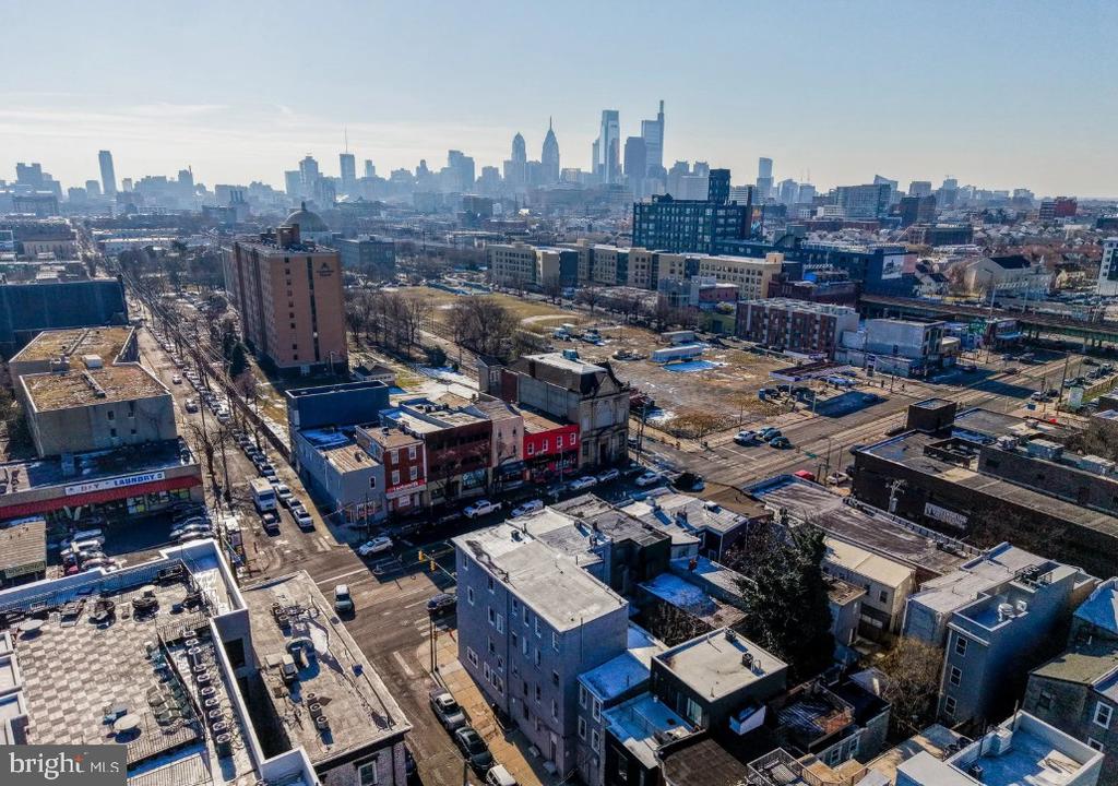 701 W GIRARD AVENUE 3