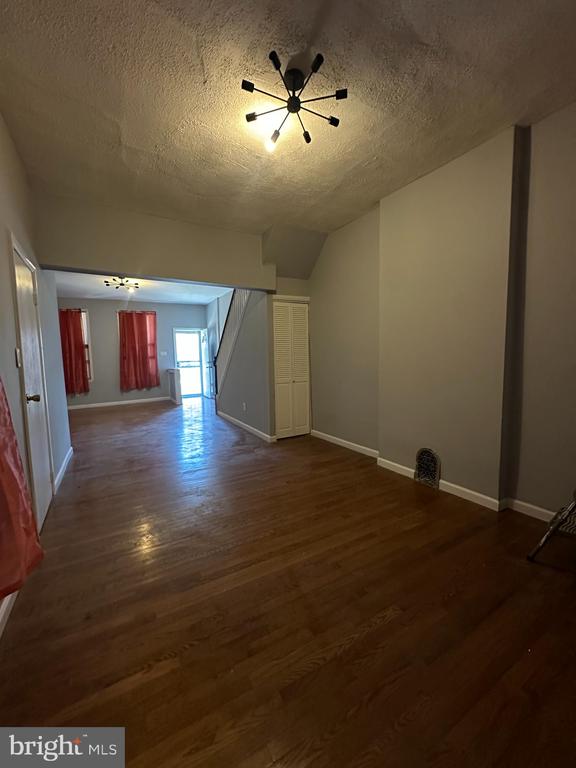 2812 EMERALD STREET