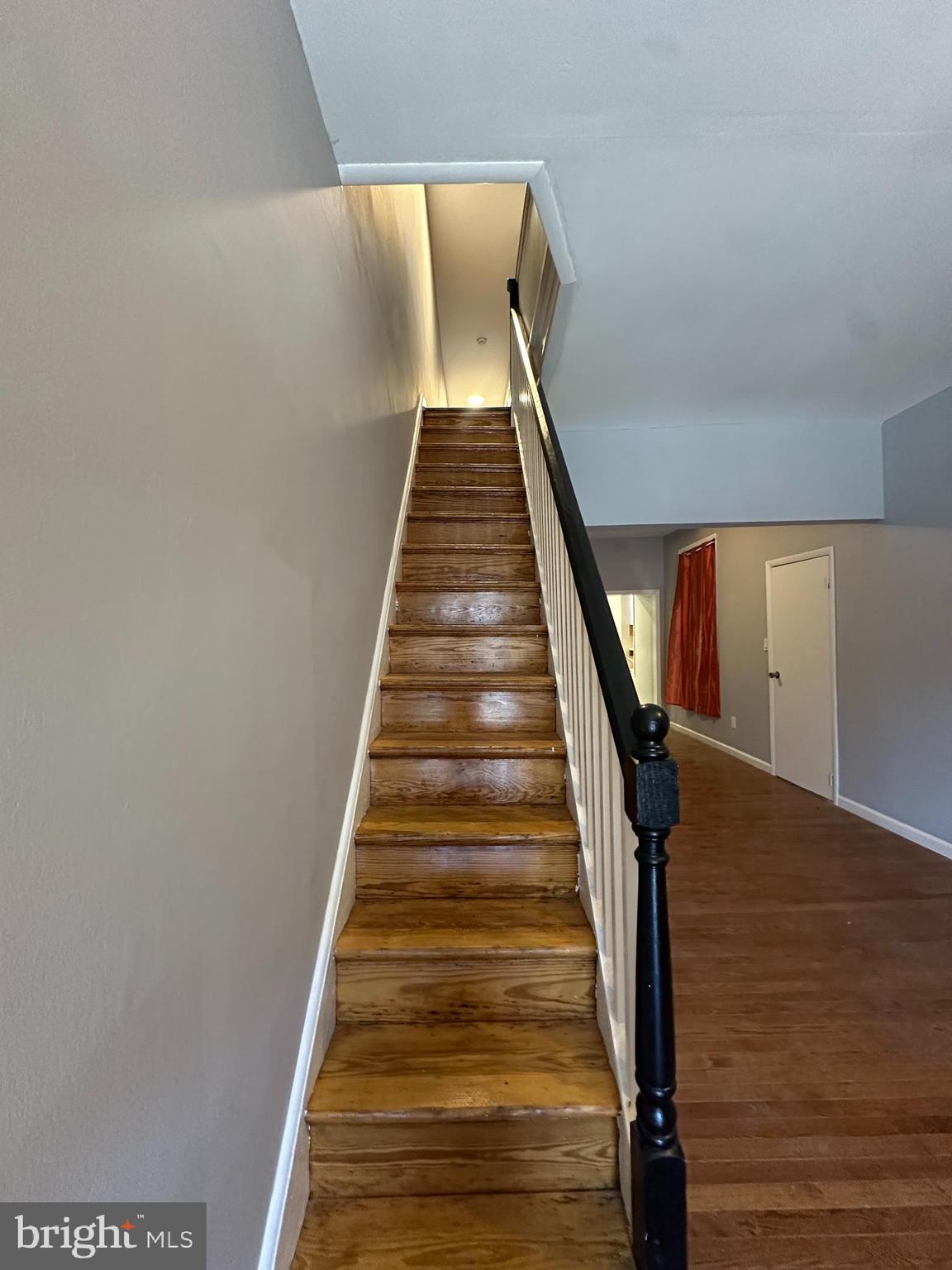 2812 EMERALD STREET