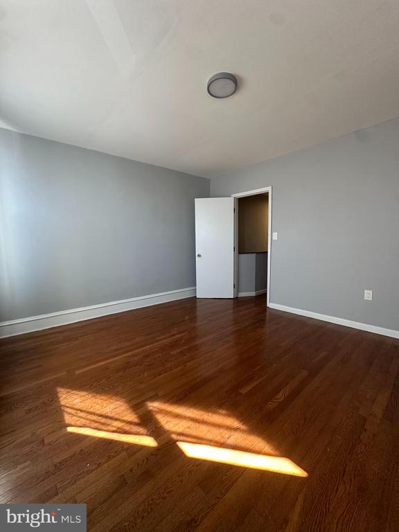 2812 EMERALD STREET
