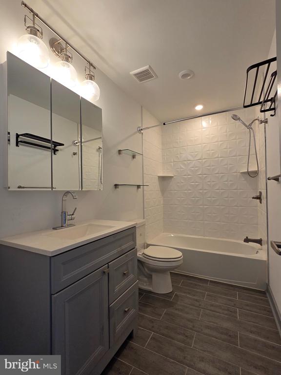 413 W BERKS STREET UNIT 2