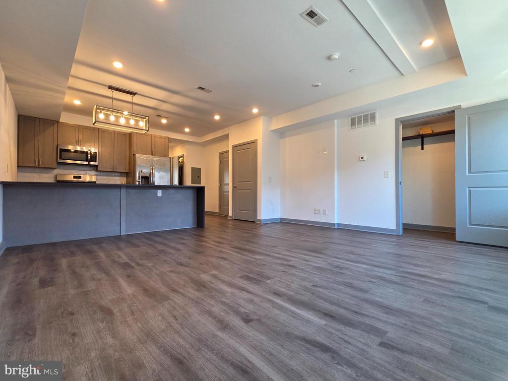 413 W BERKS STREET UNIT 2