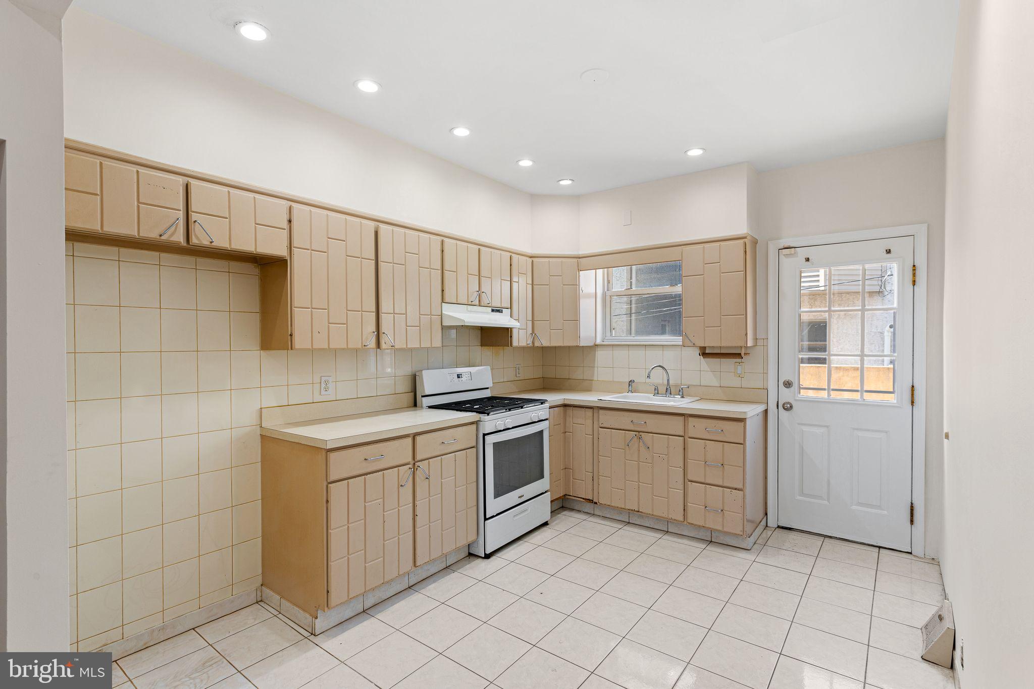 2416 S BOUVIER STREET