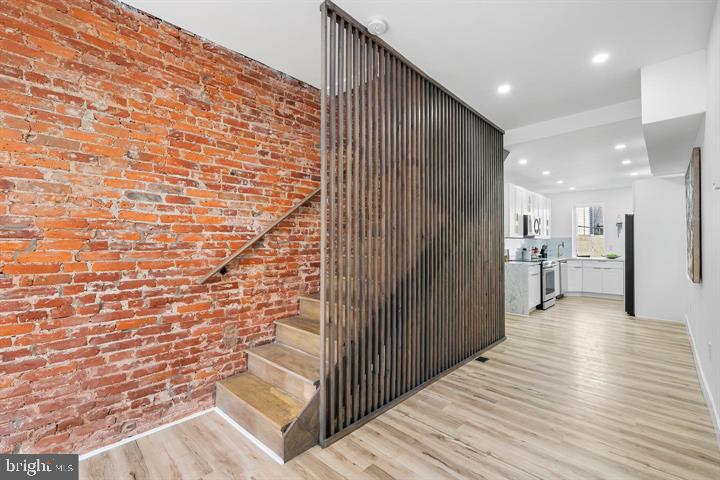 2243 DICKINSON STREET