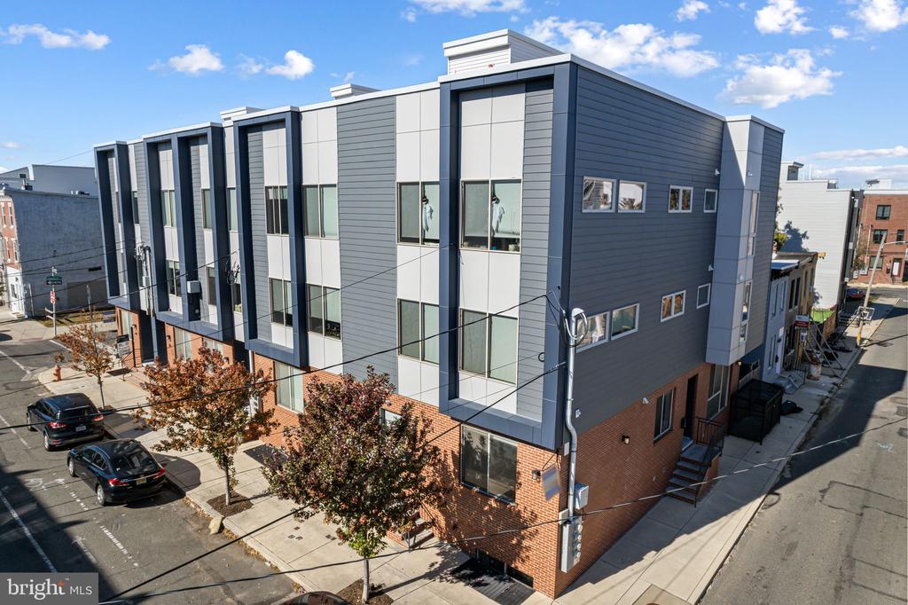 413 W BERKS STREET UNIT 1