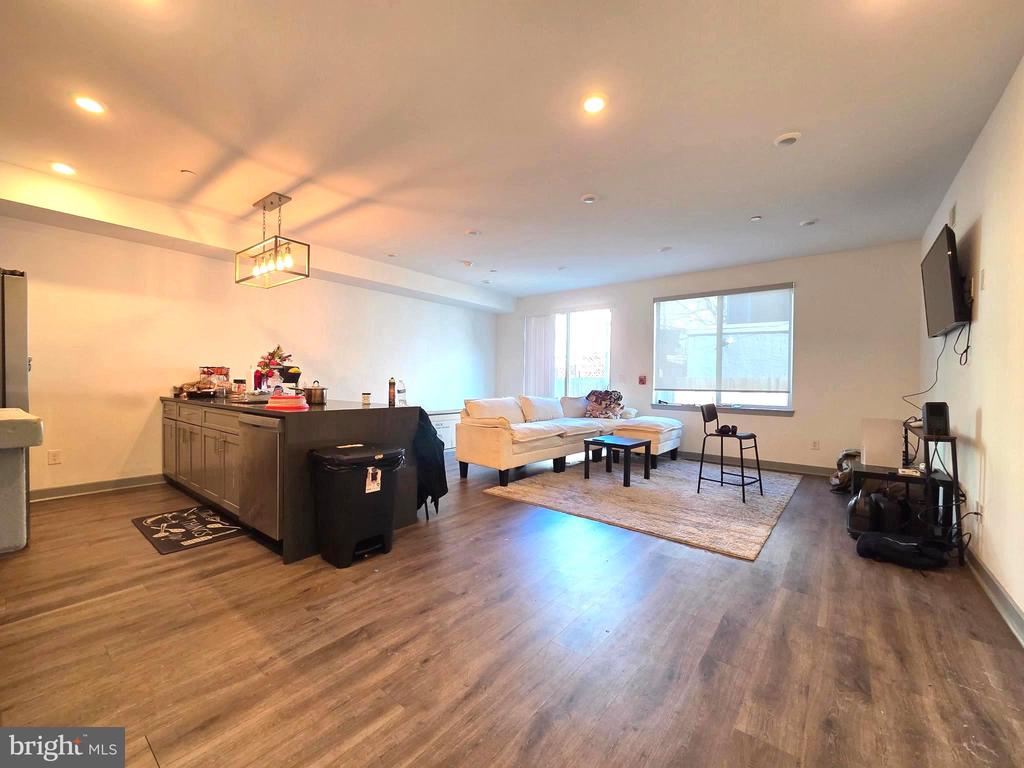 413 W BERKS STREET UNIT 1