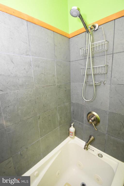 4920 WARRINGTON AVENUE Unit: 2