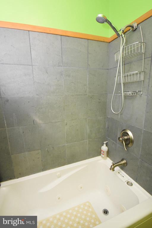 4920 WARRINGTON AVENUE Unit: 2