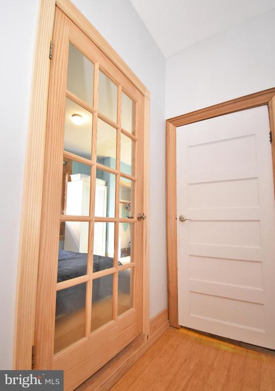 4920 WARRINGTON AVENUE Unit: 2