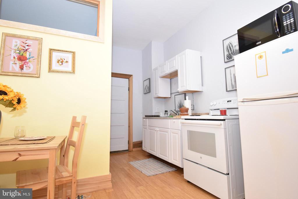 4920 WARRINGTON AVENUE Unit: 2