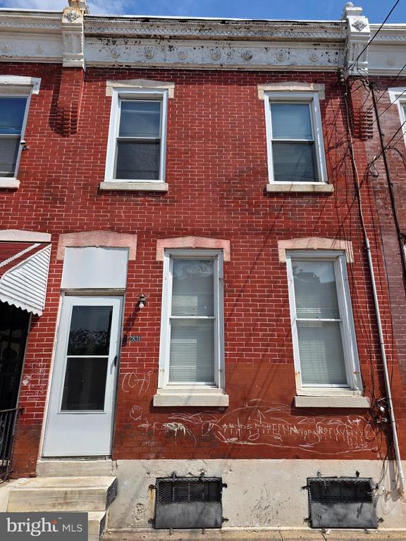 2831 N HOWARD STREET