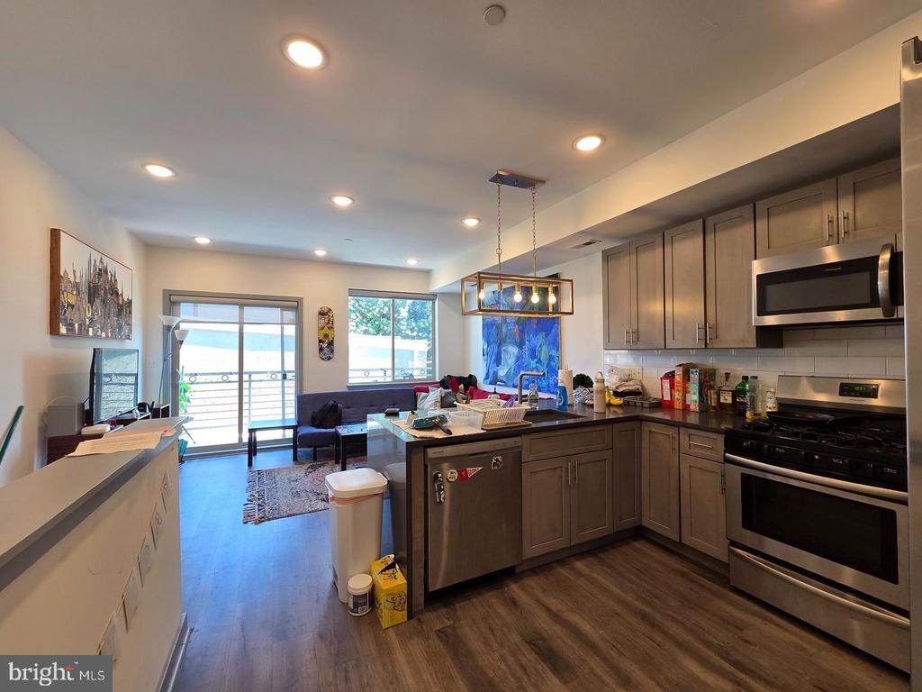 417 W BERKS STREET Unit: 2