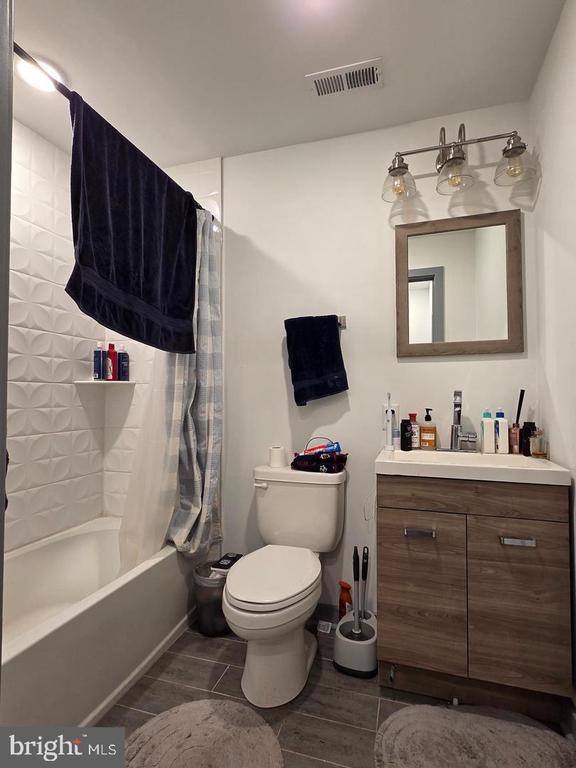 417 W BERKS STREET Unit: 2