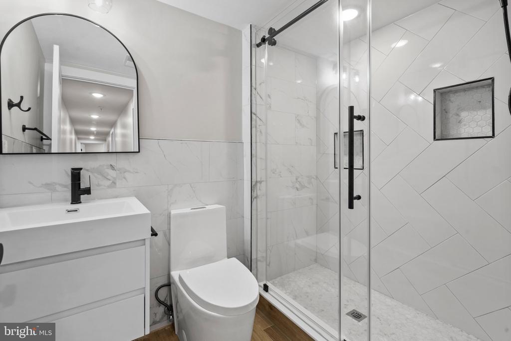 871 N PRESTON STREET Unit: 2
